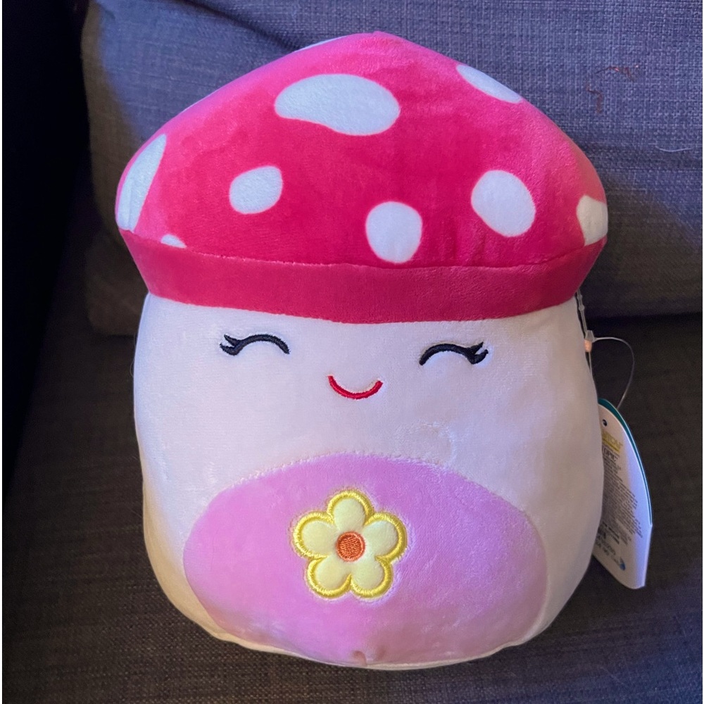 Sakina flower -top mushroom squishmallow